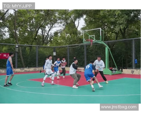 洲际杯赛场回顾杭州篮球队默契配合展现团队精神与战术智慧