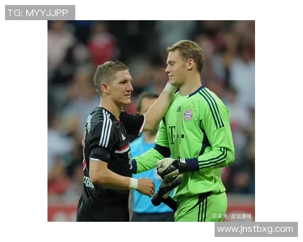 足球明星亲密互动揭秘打电话视频背后的故事与趣闻