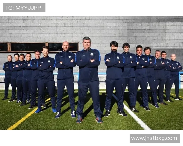 如何培养足球明星的潜力与成就之路探讨